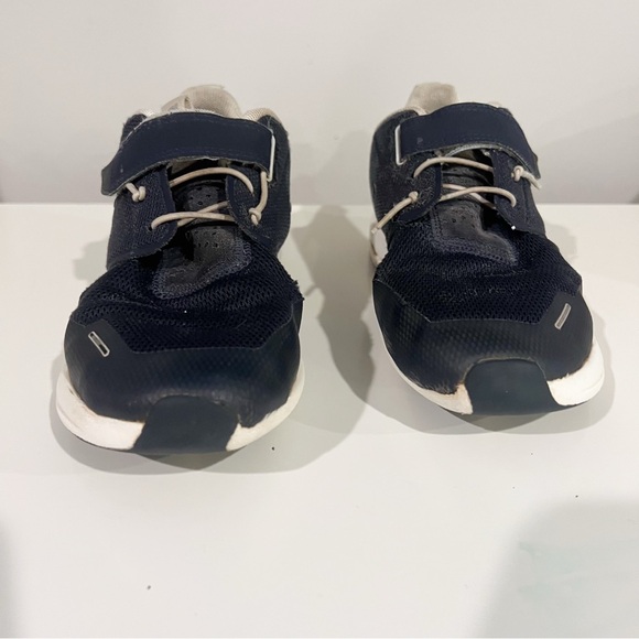 On Cloud Play Navy Blue Kids Shoes - Picture 7 of 11